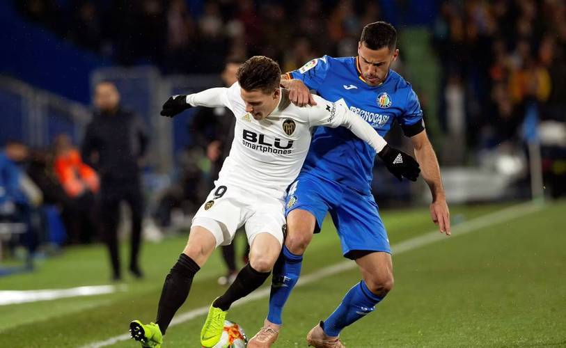 比利亚雷亚尔客场逼平,表现稳定的简单介绍 比利亚雷亚尔客场逼平,表现稳定的简单介绍