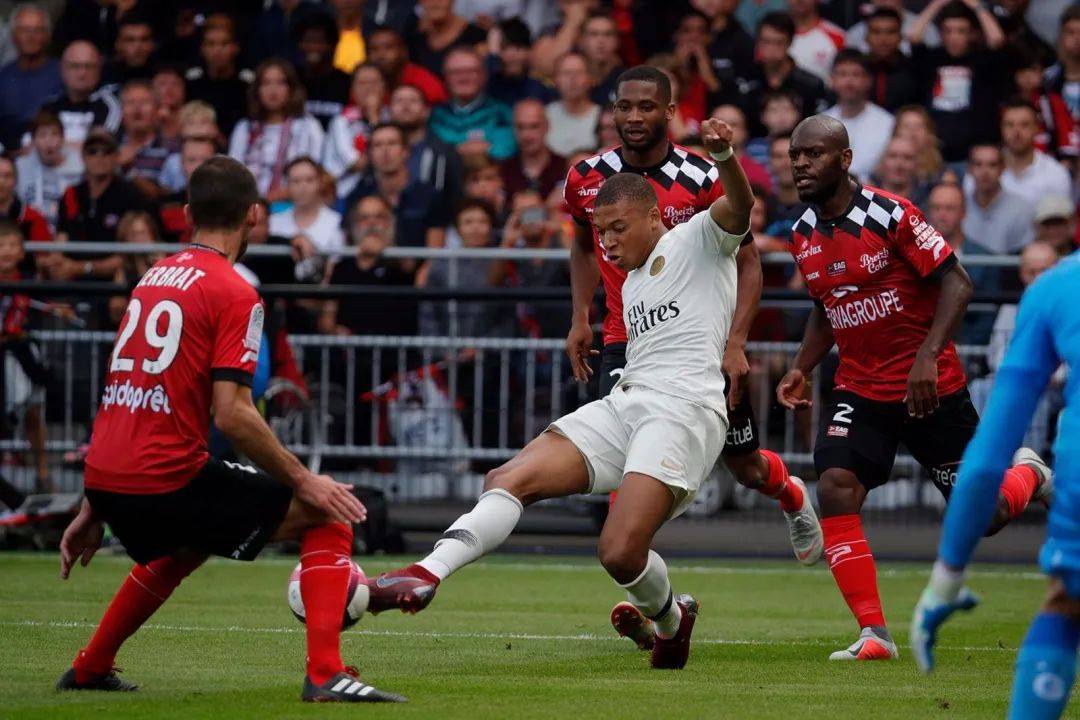 亚眠主场遭遇失利，法甲联赛前四席位渐趋遥远的简单介绍